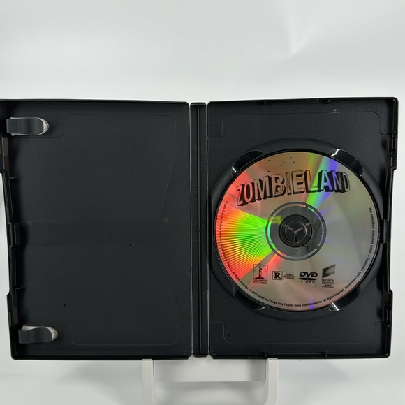 Zombieland. Woody Harrelson. Emma Stone. Bill Murray. - Picture 4 of 4